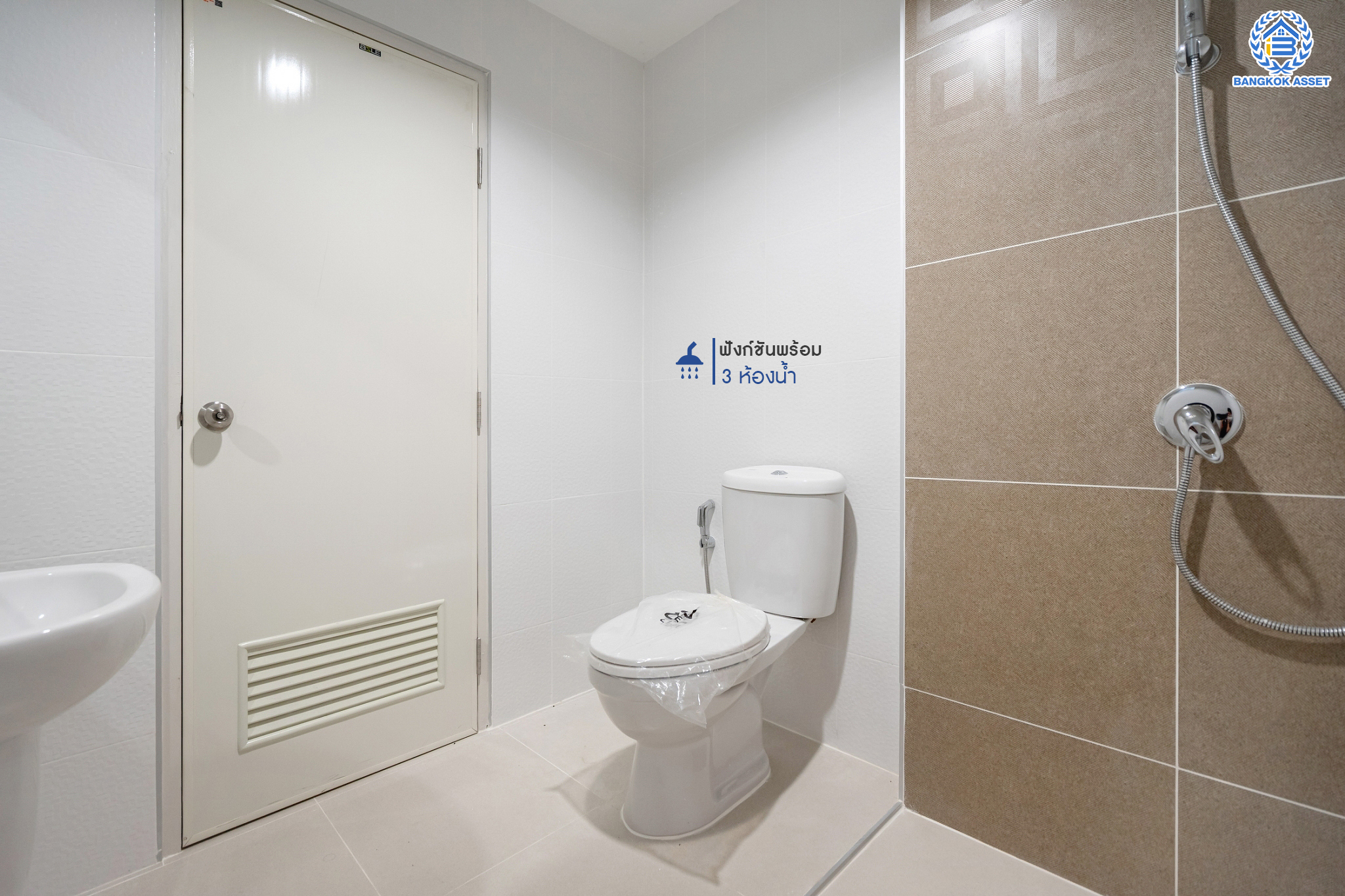 ทาวน์เฮ้าส์มือสองนนทบุรี ม.สรานนท์ ติวานนท์-ปากเกร็ด ทาวน์เฮ้าส์ 3ชั้นครึ่ง เนื้อที่ 18 ตร.ว. ฟังก์ชัน 4 ห้องนอน 3 ห้องน้ำ จอดรถได้ 2 คัน พร้อม Living Room กว้างขวาง บนทำเลติดถนนติวานนท์ ใกล้เซ็นทรัลแจ้งวัฒนะ และรถไฟฟ้าสายสีชมพู "สถานีแยกปากเกร็ด"